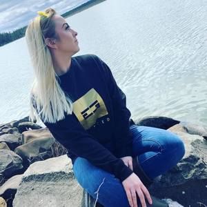 Meet your Posher, Kaylie